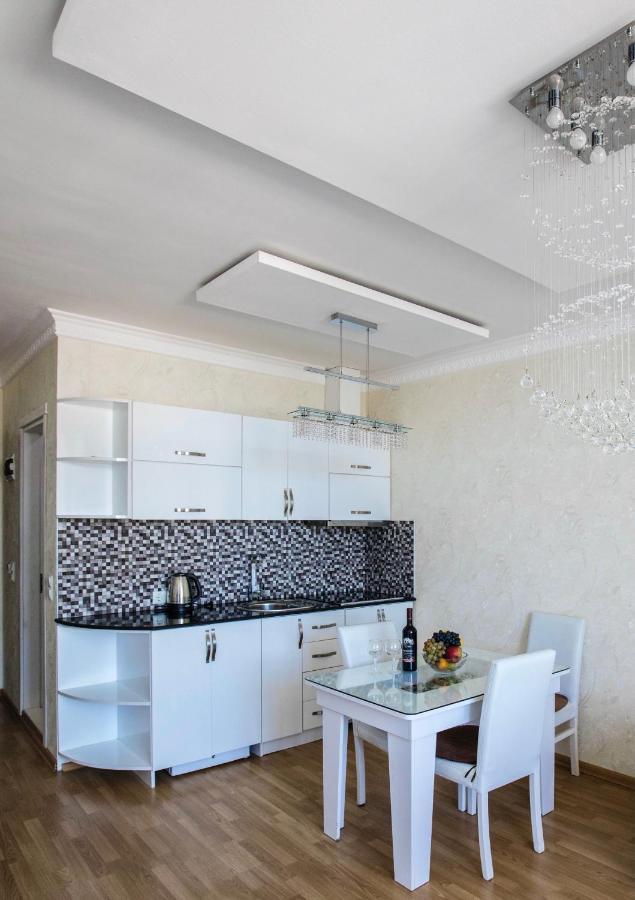 Tina's With Panoramic Sea View Апартаменты Батуми