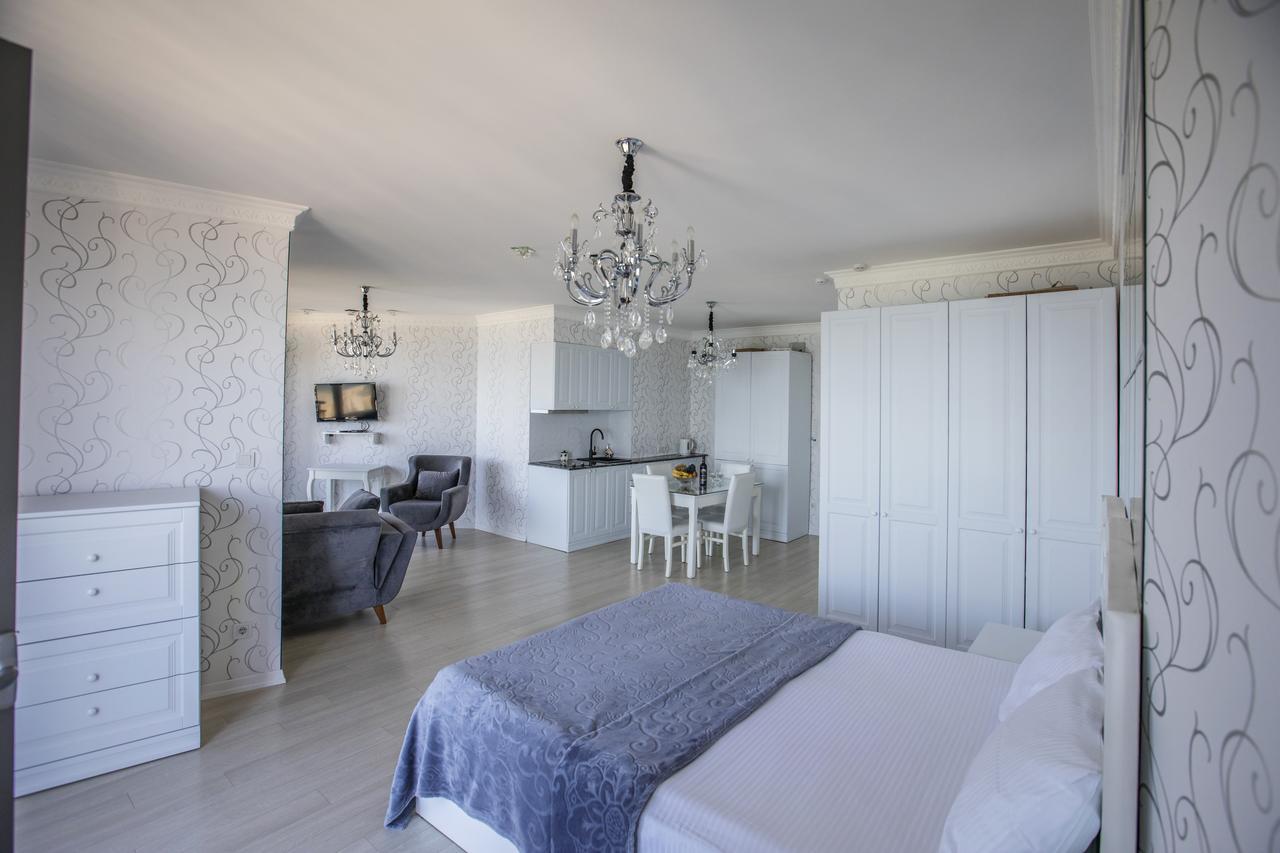 Tina's With Panoramic Sea View Батуми