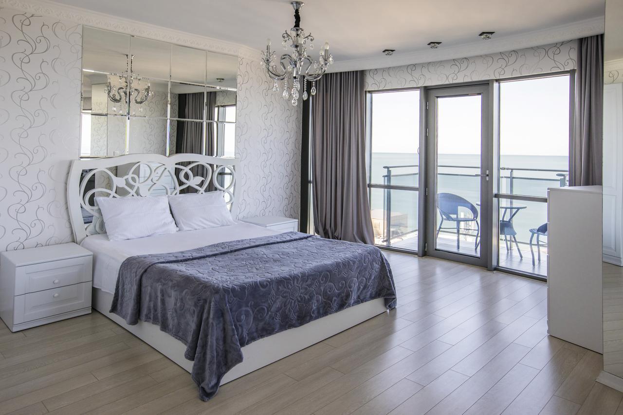 Tina's With Panoramic Sea View 公寓